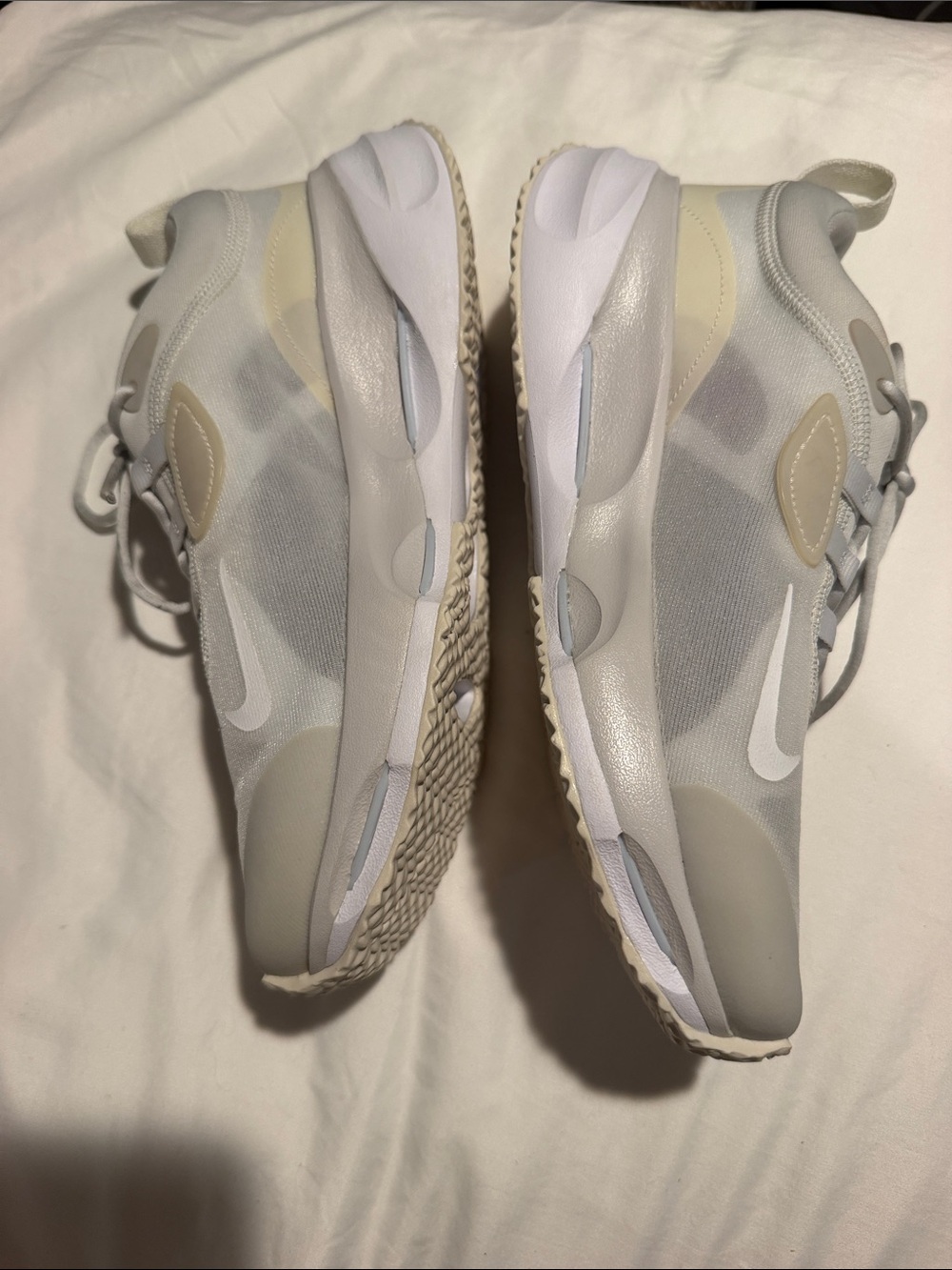 NWOT Nike size 10.5 women’s Spark in photon dust white color.